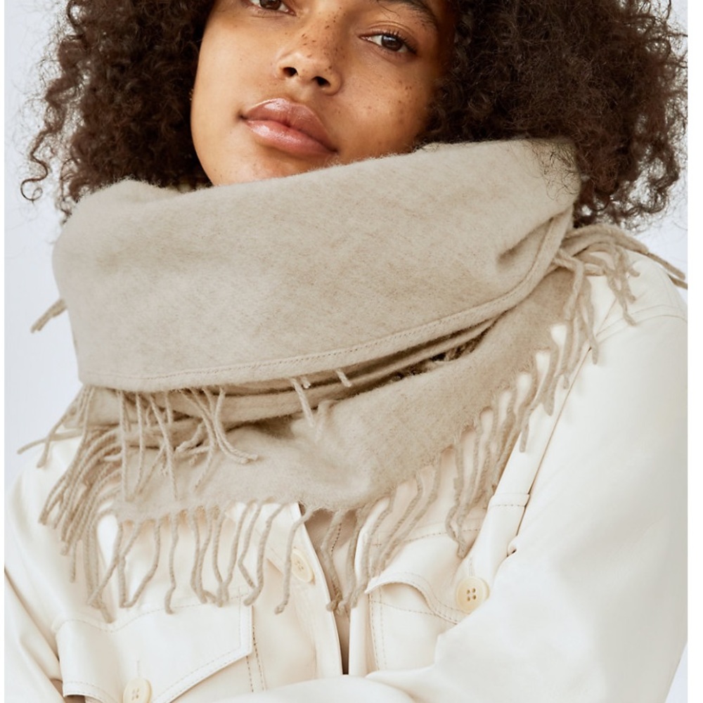 Wilfred Triangle scarf